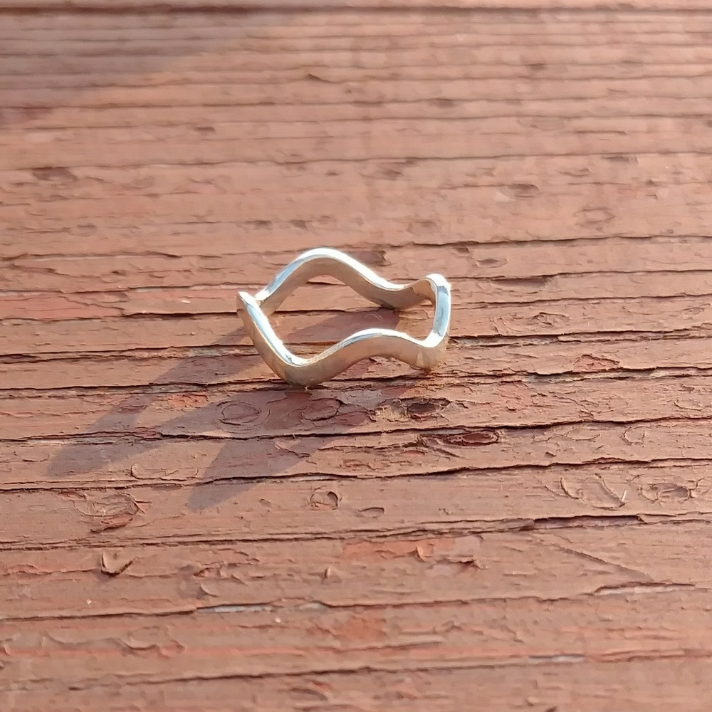 Wave ring